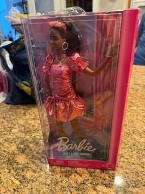 2025 Barbie Deluxe Style Wave 2 Christie Chase Edition Doll Metallic Glam New